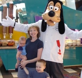 Disney World Chef Mickeys Goofy