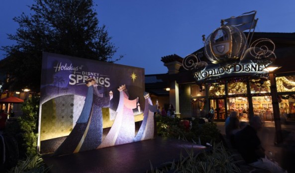 Disney Springs Christmas 4