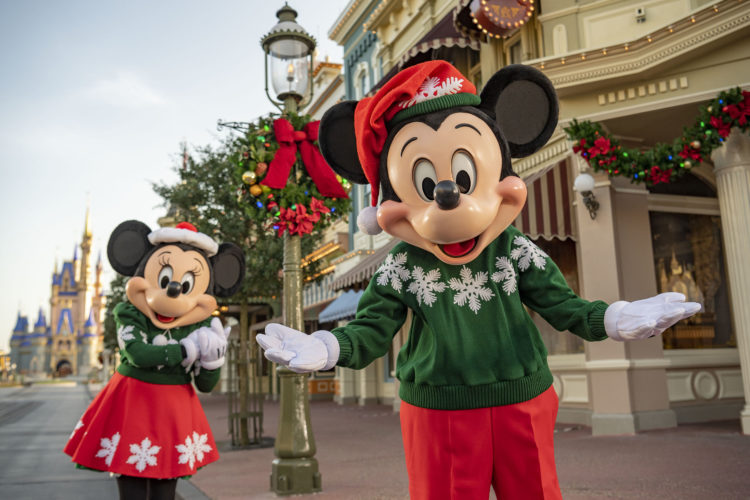 Christmas Mickey and Minnie